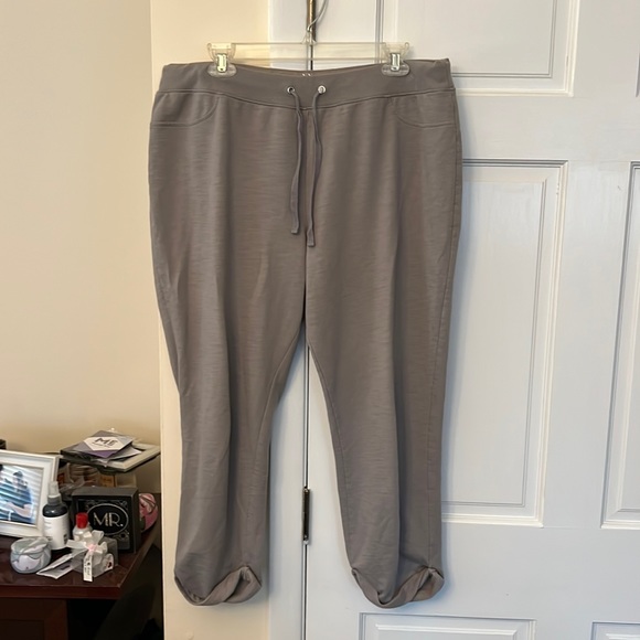 Gray Capris - Picture 1 of 3